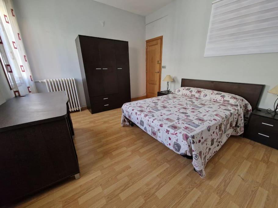 Piso En Estacion De Monforte De Lemos Apartment Exterior photo